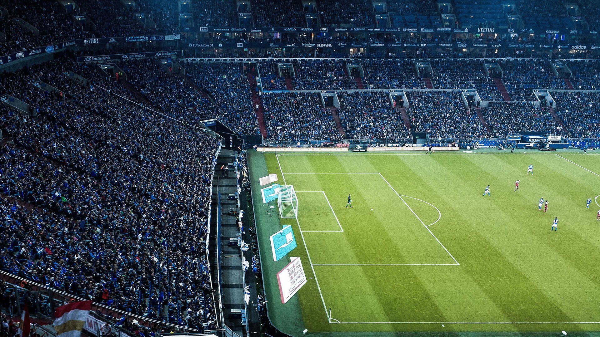 德甲攻势如潮：全场节奏快如闪电，德甲现场